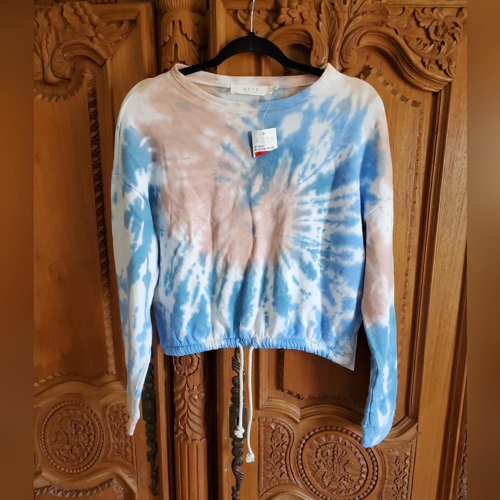 ASTR The Label Ladies Tie-Dyed Croped Fleece Top, Sz Medium Sweatshirt